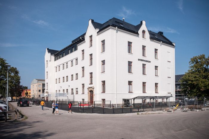 Sandbyhov i Norrköping, skola och äldreboende